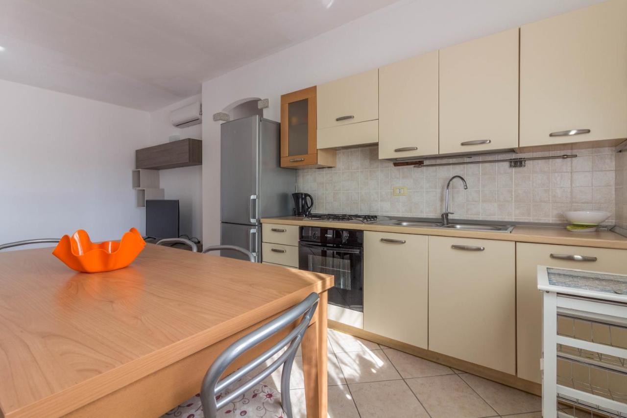 Olbia Bright Flat With Terrace & Private Parking!アパートメント エクステリア 写真