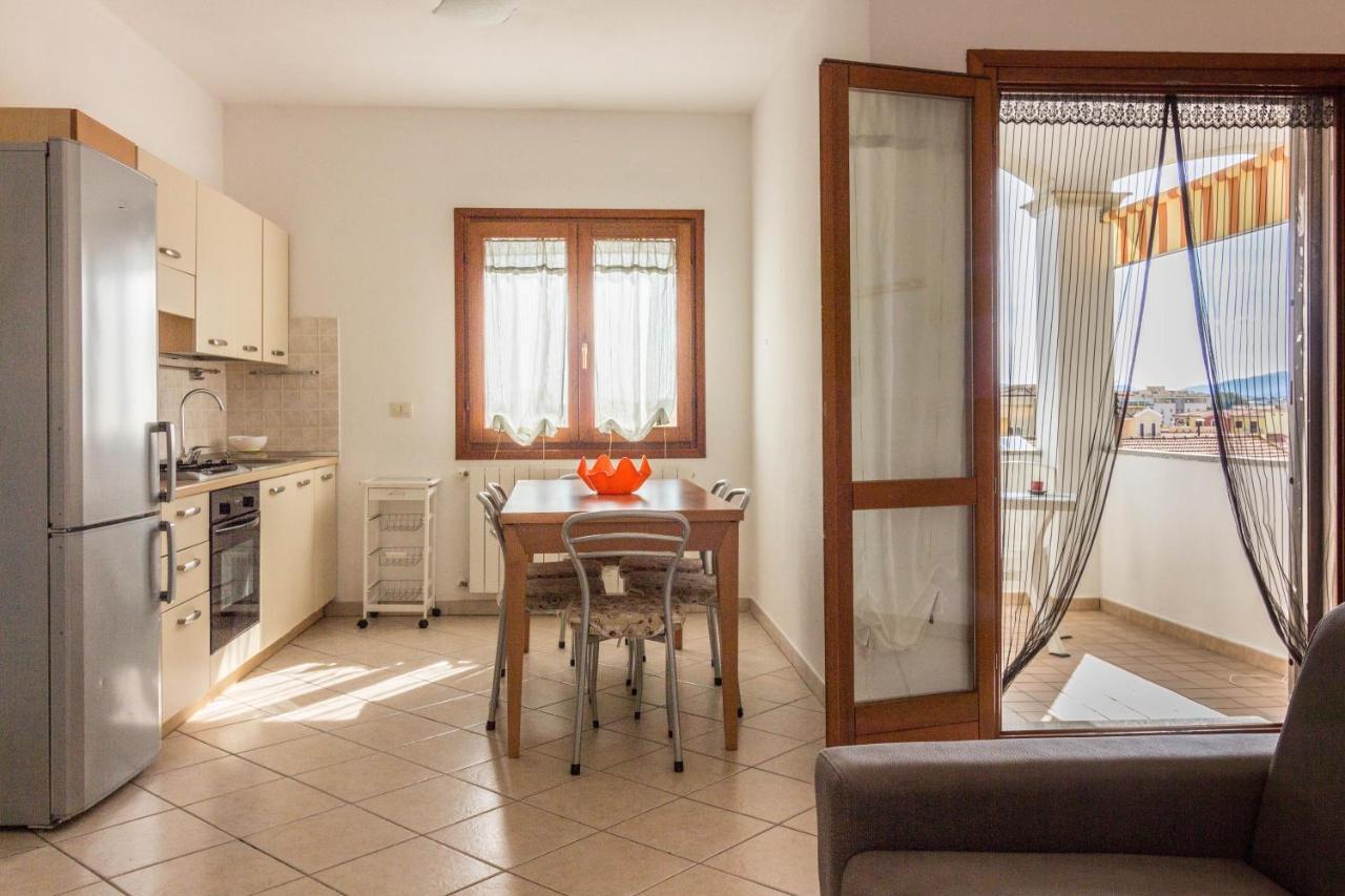Olbia Bright Flat With Terrace & Private Parking!アパートメント エクステリア 写真