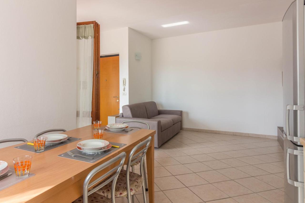 Olbia Bright Flat With Terrace & Private Parking!アパートメント エクステリア 写真