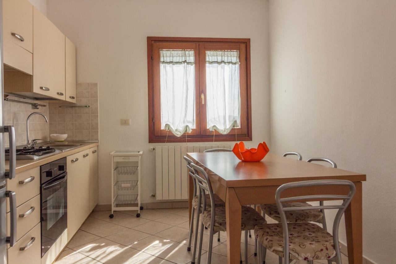Olbia Bright Flat With Terrace & Private Parking!アパートメント エクステリア 写真
