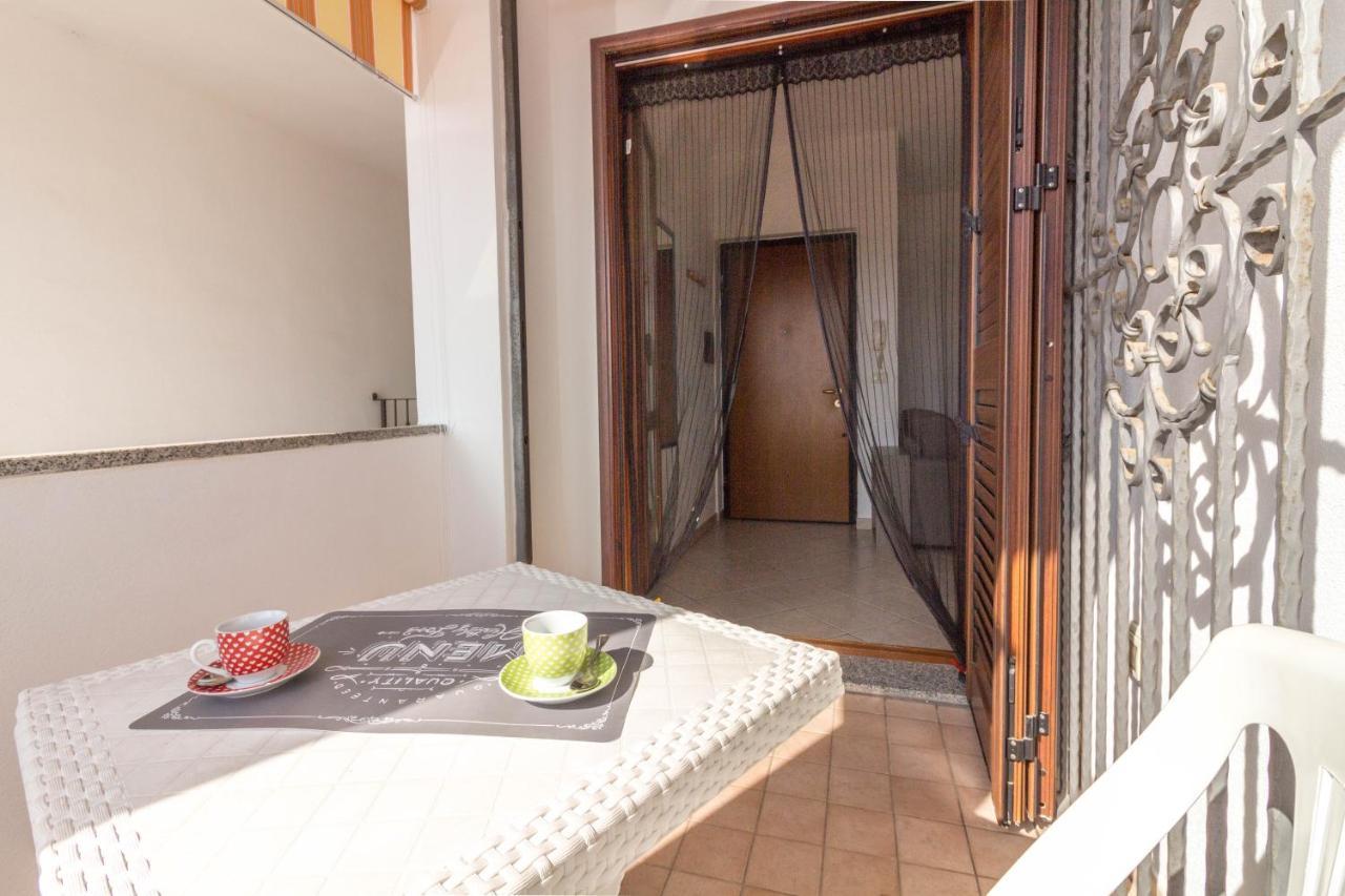 Olbia Bright Flat With Terrace & Private Parking!アパートメント エクステリア 写真