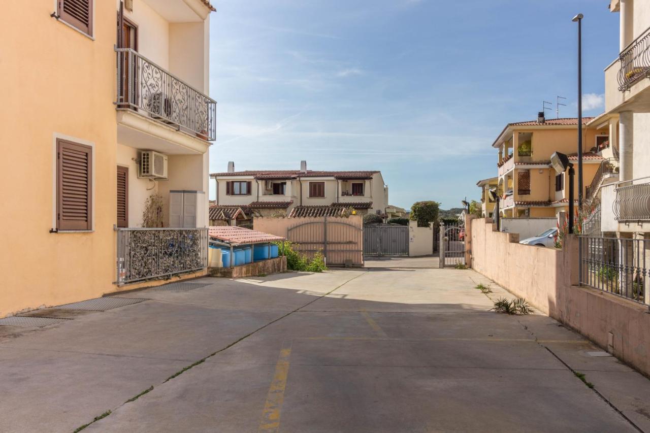 Olbia Bright Flat With Terrace & Private Parking!アパートメント エクステリア 写真