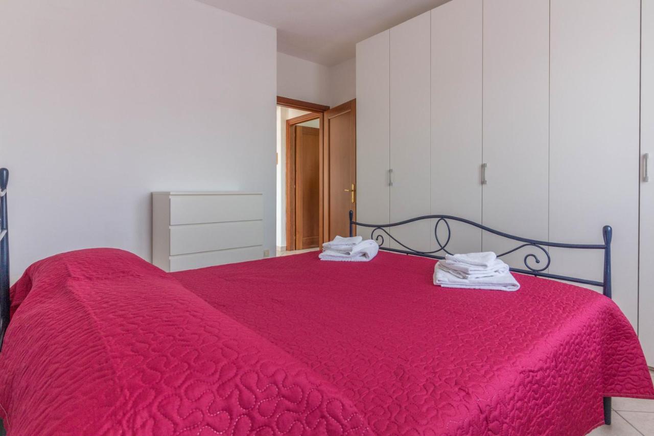 Olbia Bright Flat With Terrace & Private Parking!アパートメント エクステリア 写真