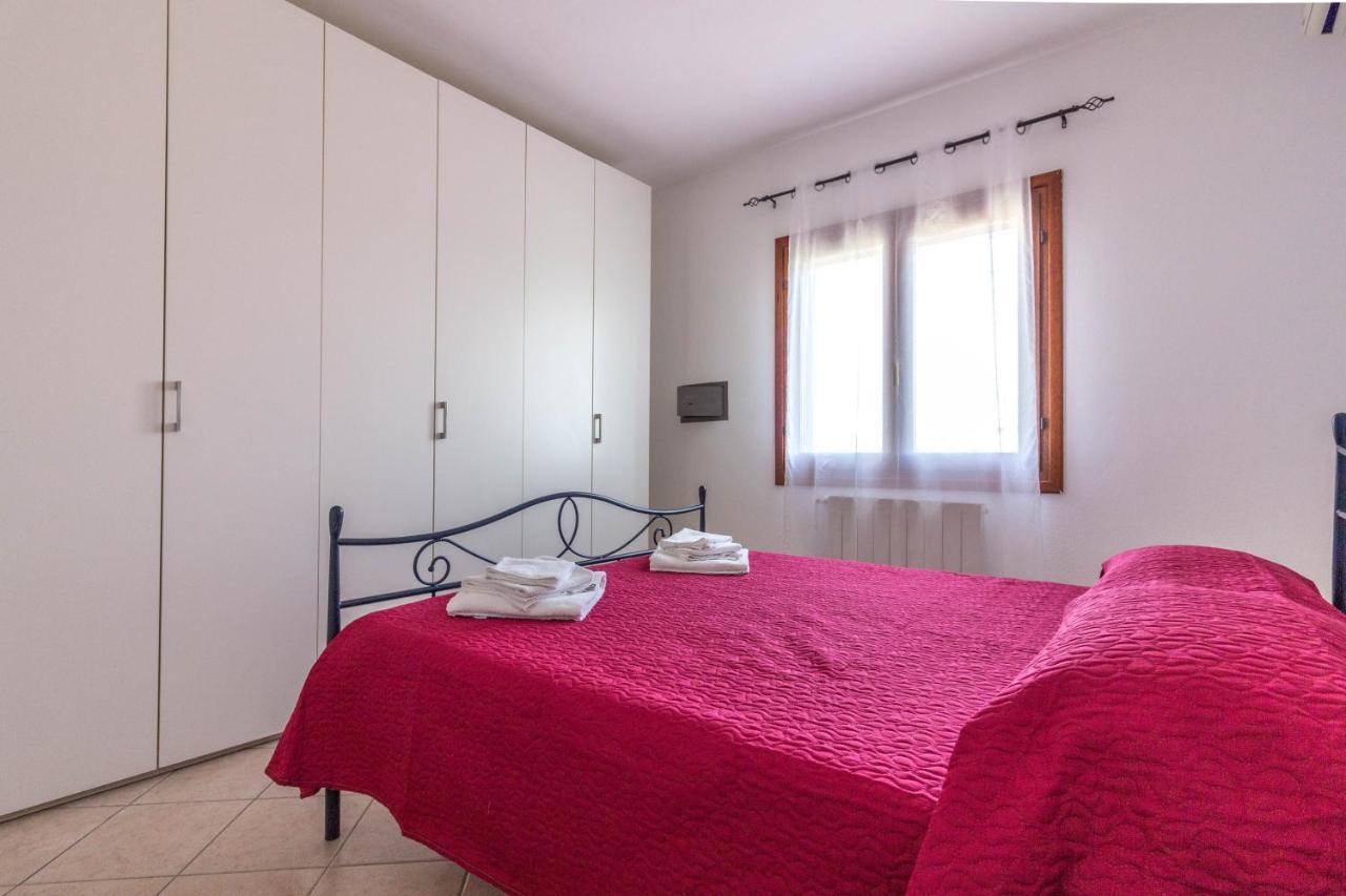 Olbia Bright Flat With Terrace & Private Parking!アパートメント エクステリア 写真